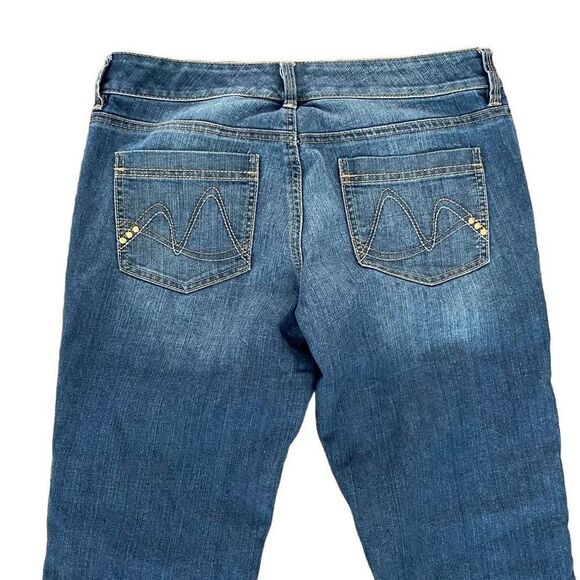 New York & Company Size 6 Jeans Slim Slouch Straight Leg Medium Wash - Picture 5 of 12